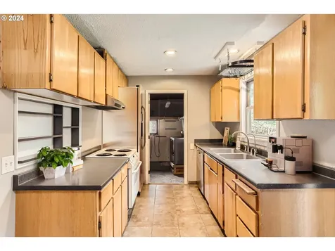 1022 NE Jackson Street Hillsboro OR 97124