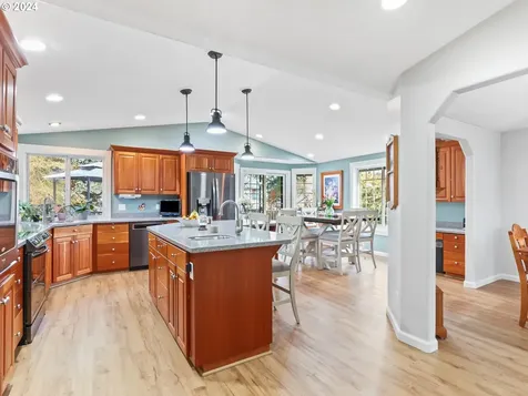 13003 NW 40th Avenue Vancouver WA 98685