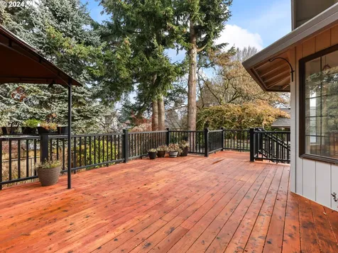 13003 NW 40th Avenue Vancouver WA 98685