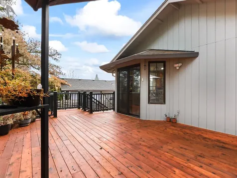 13003 NW 40th Avenue Vancouver WA 98685