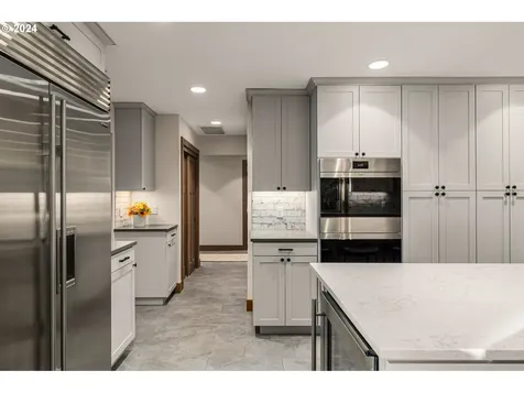 2366 Palisades Crest Drive Lake Oswego OR 97034