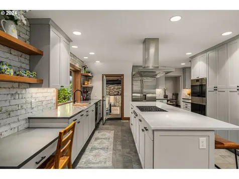 2366 Palisades Crest Drive Lake Oswego OR 97034