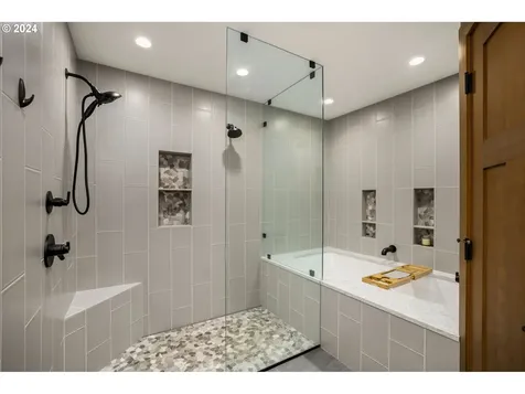 2366 Palisades Crest Drive Lake Oswego OR 97034