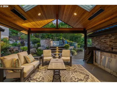 2366 Palisades Crest Drive Lake Oswego OR 97034