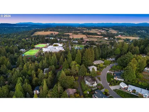 2366 Palisades Crest Drive Lake Oswego OR 97034