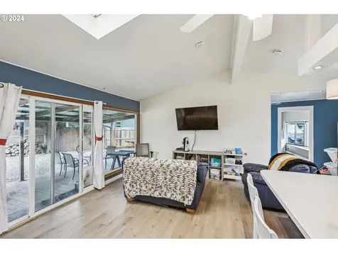 1143 NE 131st Place Portland OR 97230