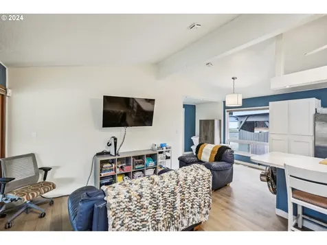 1143 NE 131st Place Portland OR 97230