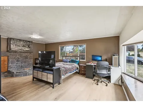 1143 NE 131st Place Portland OR 97230