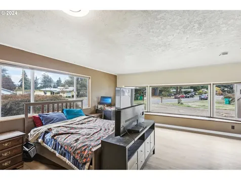 1143 NE 131st Place Portland OR 97230