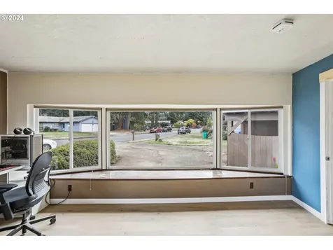 1143 NE 131st Place Portland OR 97230