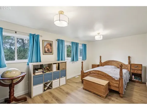 1143 NE 131st Place Portland OR 97230