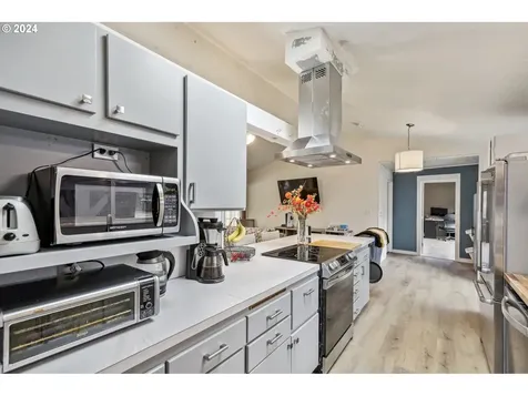 1143 NE 131st Place Portland OR 97230