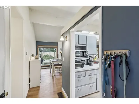 1143 NE 131st Place Portland OR 97230