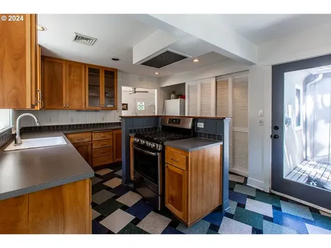 1454 E 23rd Avenue Eugene OR 97403