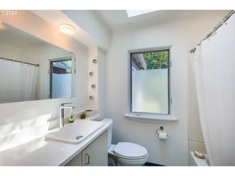 1454 E 23rd Avenue Eugene OR 97403