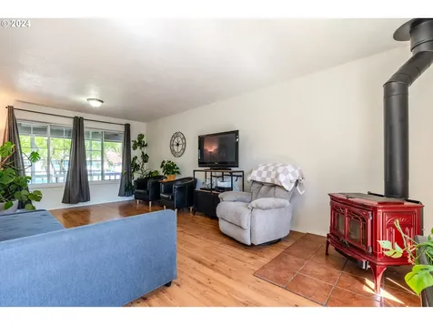 9340 N Hodge Avenue Portland OR 97203