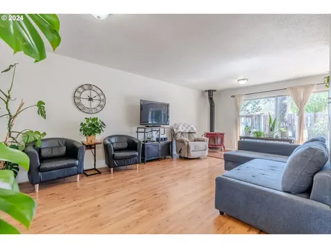 9340 N Hodge Avenue Portland OR 97203