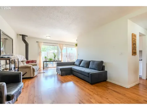 9340 N Hodge Avenue Portland OR 97203