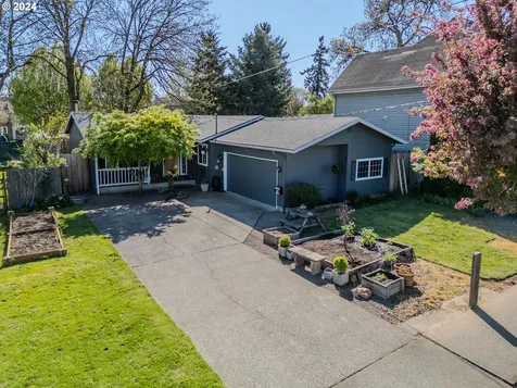 9340 N Hodge Avenue Portland OR 97203