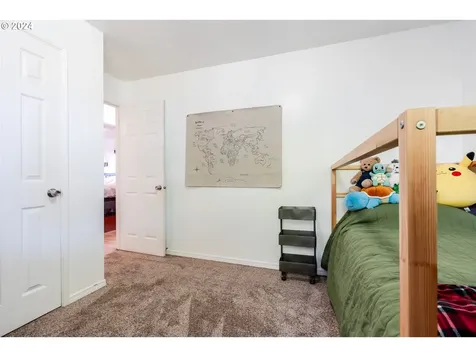 9340 N Hodge Avenue Portland OR 97203