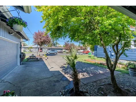 9340 N Hodge Avenue Portland OR 97203