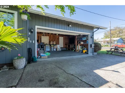 9340 N Hodge Avenue Portland OR 97203