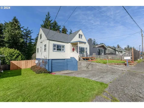 2636 Liberty Street North Bend OR 97459