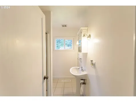 2636 Liberty Street North Bend OR 97459