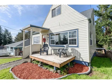 2636 Liberty Street North Bend OR 97459