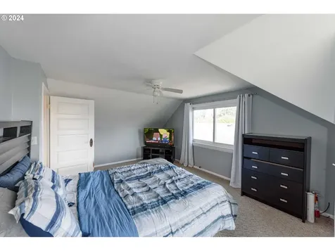 2636 Liberty Street North Bend OR 97459
