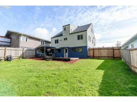 2636 Liberty Street North Bend OR 97459