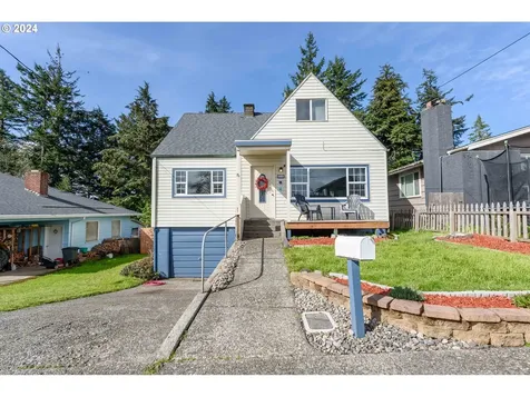 2636 Liberty Street North Bend OR 97459