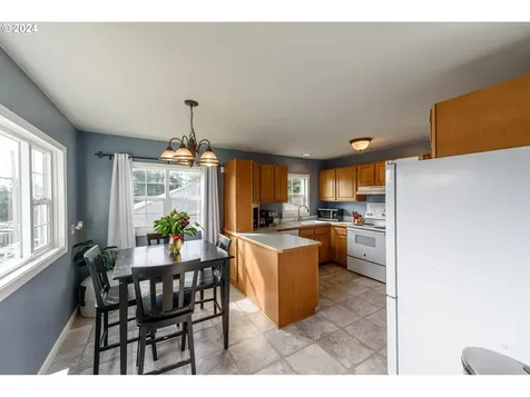 2636 Liberty Street North Bend OR 97459
