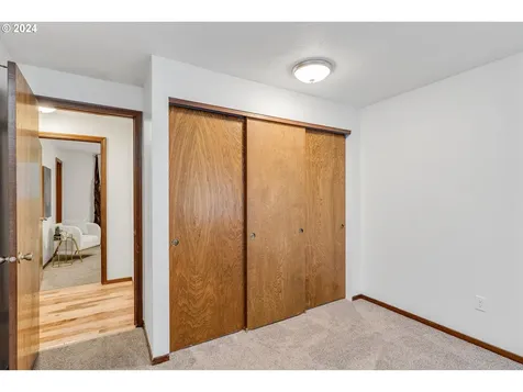 7233 SW Capitol Hill Road Portland OR 97219