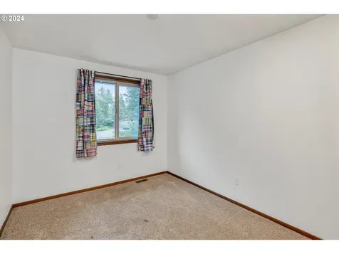 7233 SW Capitol Hill Road Portland OR 97219