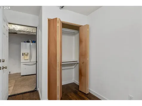 7233 SW Capitol Hill Road Portland OR 97219