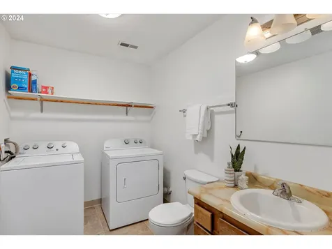 7233 SW Capitol Hill Road Portland OR 97219