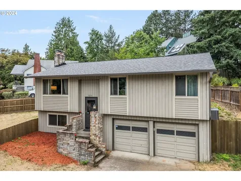 7233 SW Capitol Hill Road Portland OR 97219