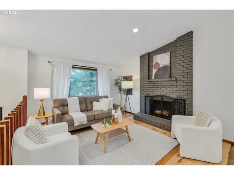 7233 SW Capitol Hill Road Portland OR 97219