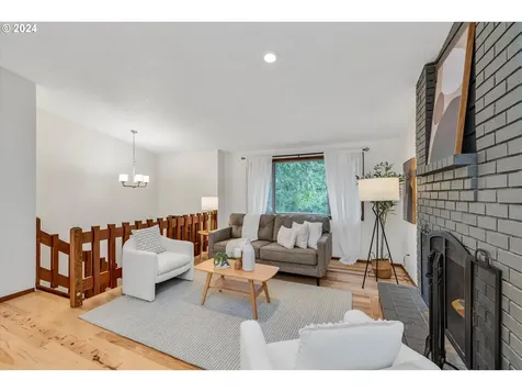 7233 SW Capitol Hill Road Portland OR 97219