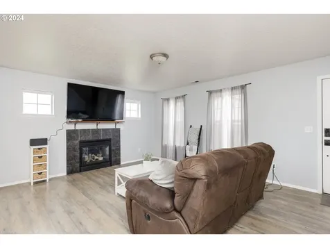 366 Nw Blair Street Sheridan OR 97378