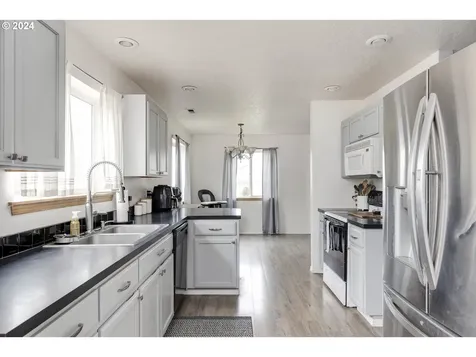 366 Nw Blair Street Sheridan OR 97378