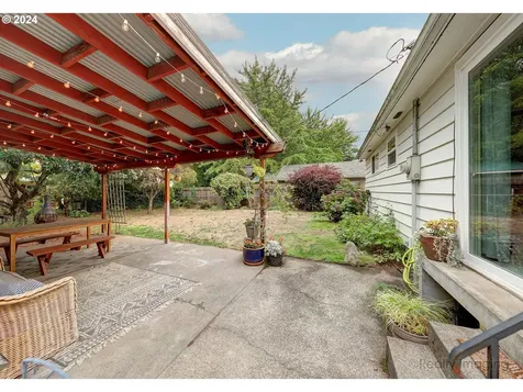 9025 Se Mill Street Portland OR 97216