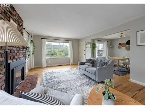9025 Se Mill Street Portland OR 97216