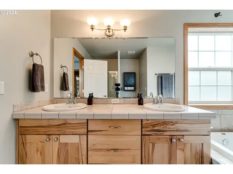 630 Egret Avenue Halsey OR 97348