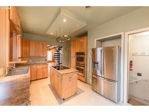 939 N 9th Street Coos Bay OR 97420