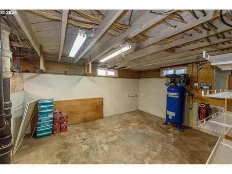 939 N 9th Street Coos Bay OR 97420