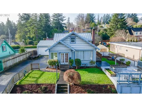939 N 9th Street Coos Bay OR 97420