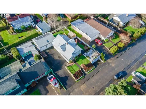 939 N 9th Street Coos Bay OR 97420
