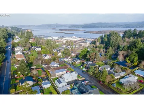 939 N 9th Street Coos Bay OR 97420